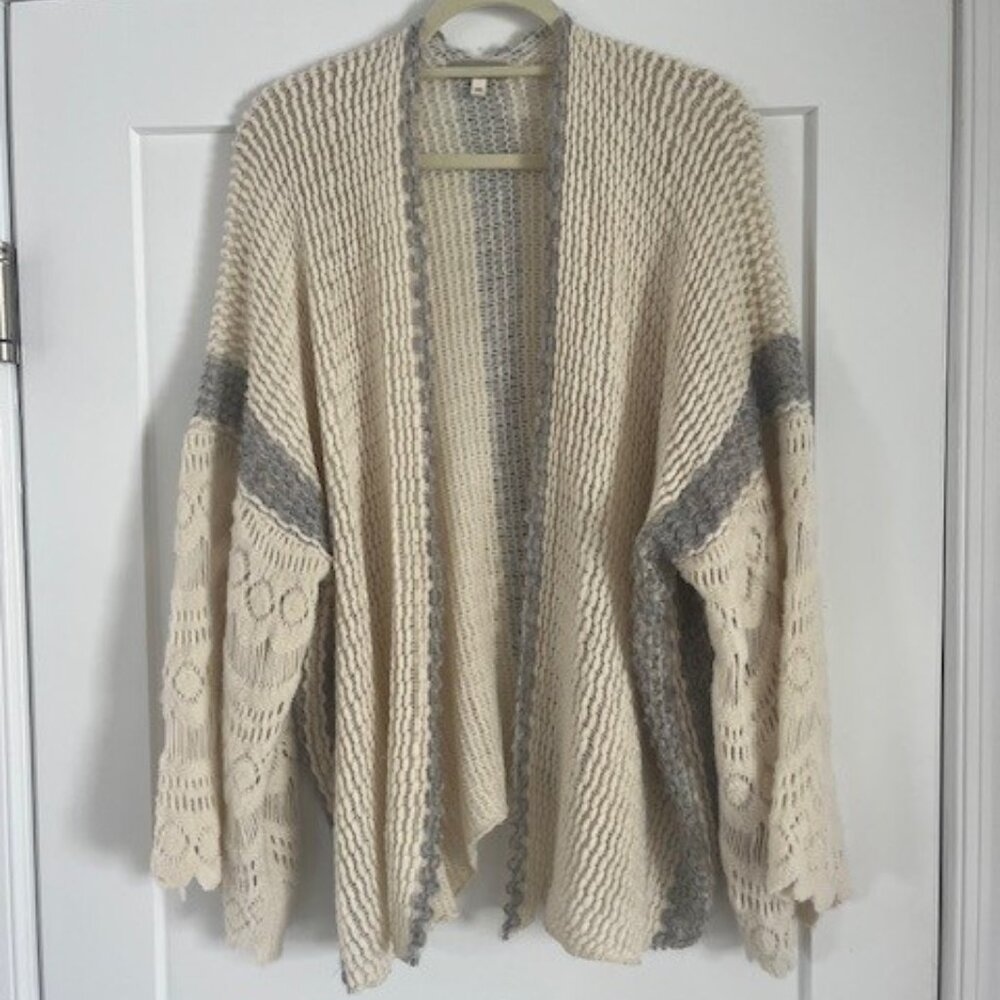 Never Worn!  Beautiful Anthropologie Kimono Sweater, One Size